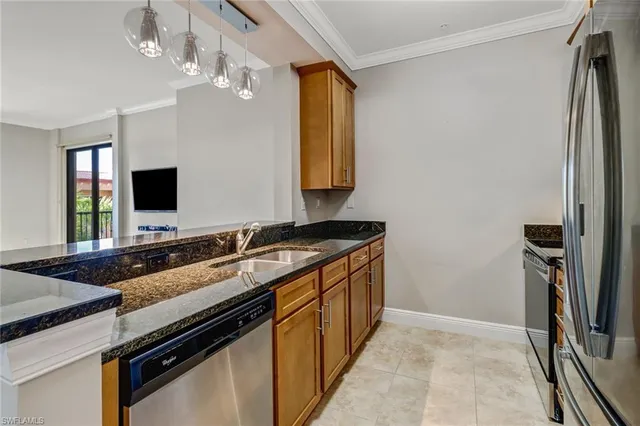 $2,600 | 23191 Fashion Drive, Unit 205, Estero, FL 33928