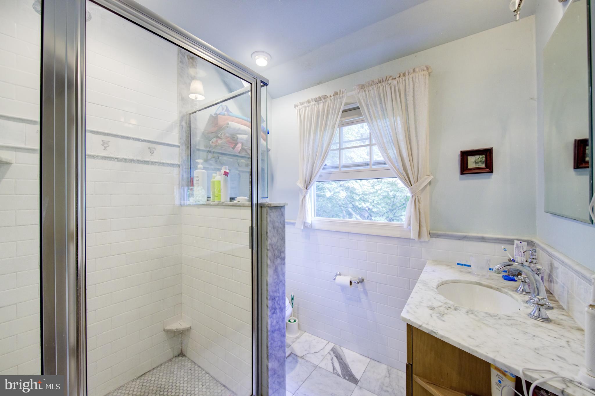 840 Upper Gulph Road Wayne, PA 19087 - Photo 16 of 25 Primary Bath off of Bedroom