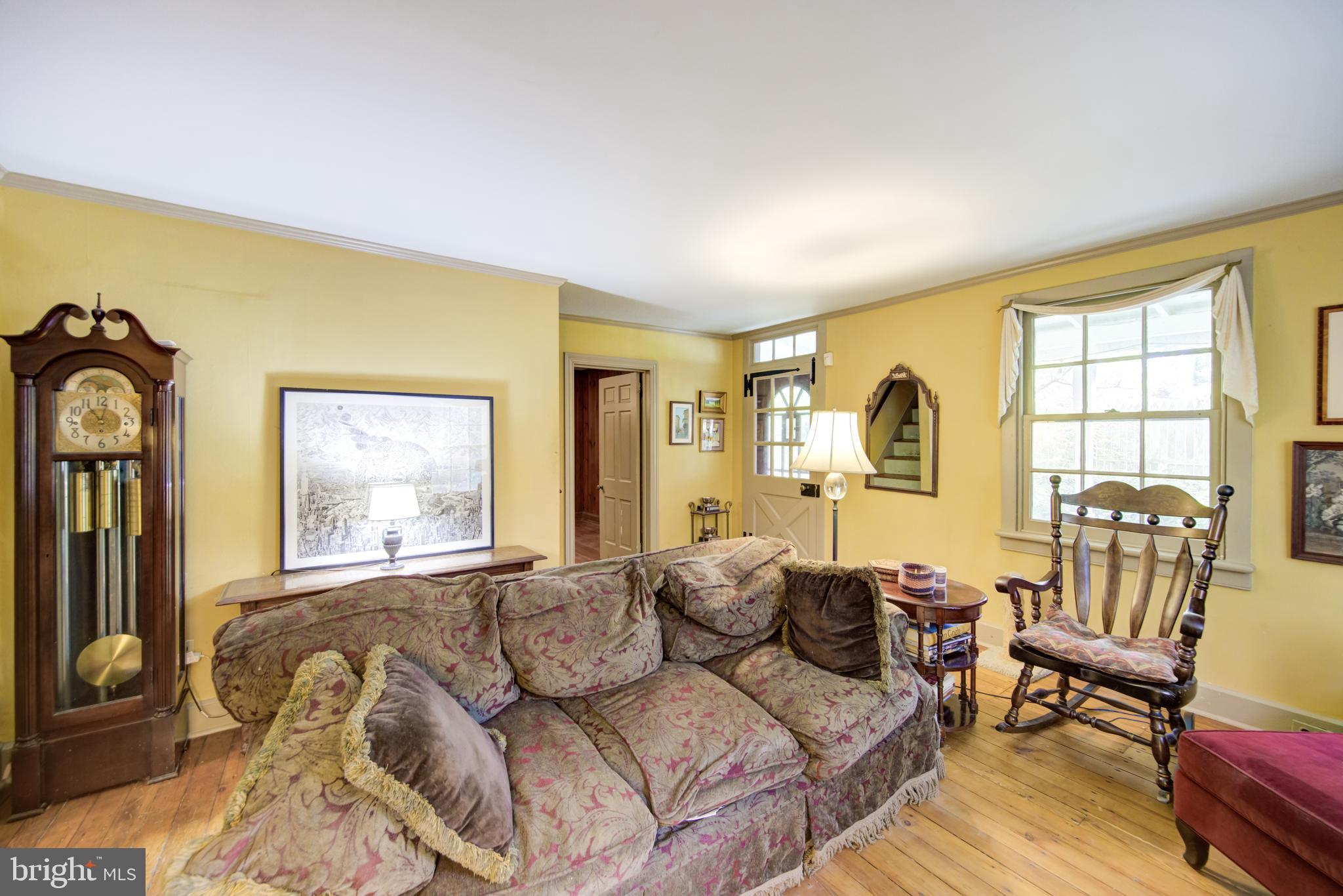 840 Upper Gulph Road Wayne, PA 19087 - Photo 7 of 25 Living Room w/built in bookcases