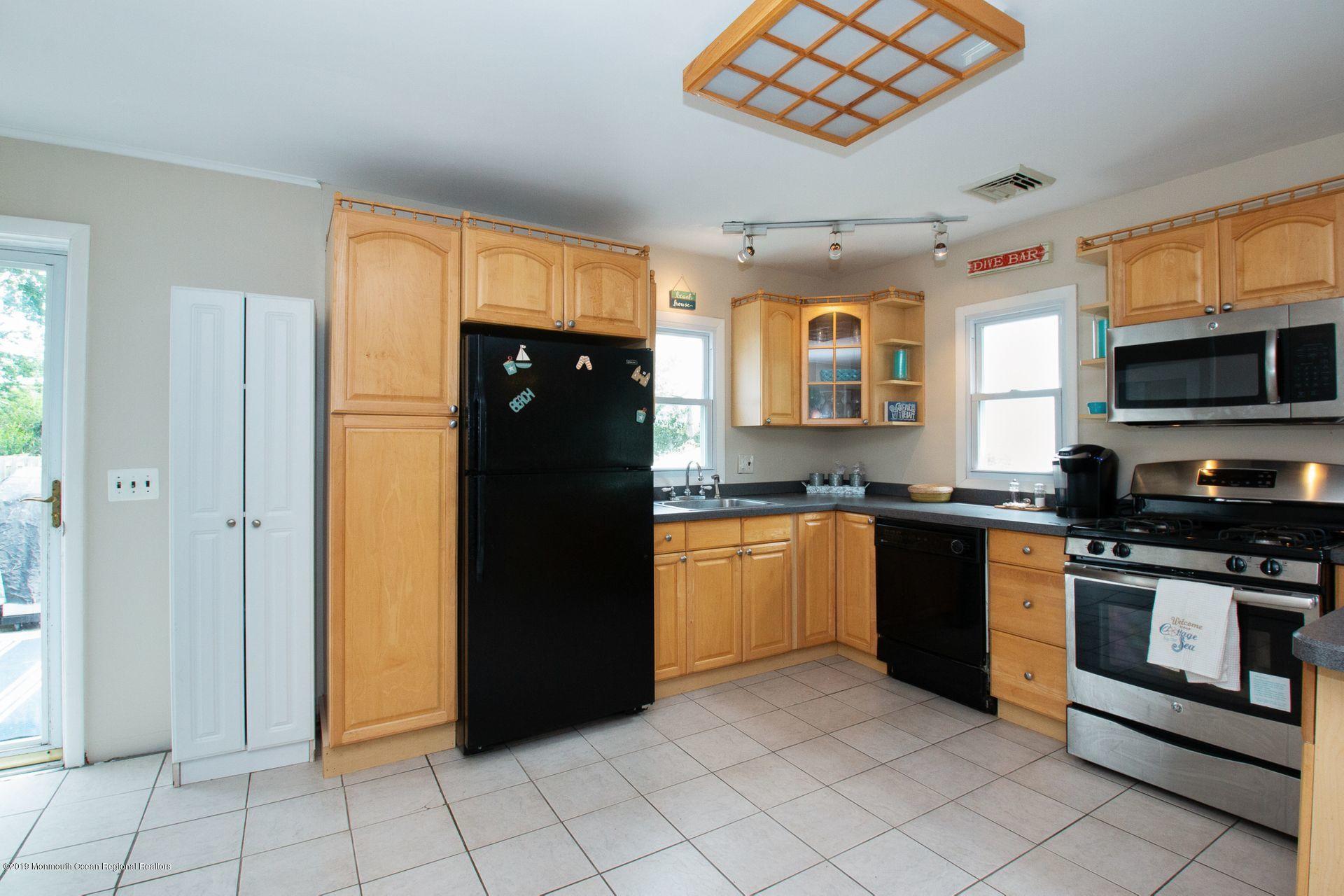 712 Ocean Road Spring Lake Heights, NJ 07762 - Photo 8 of 23 8