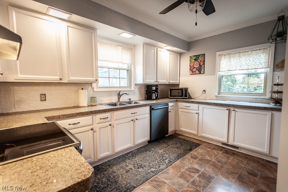 358 Merriman Road Akron, OH 44303 - Photo 9 of 32 Gallery Image 9