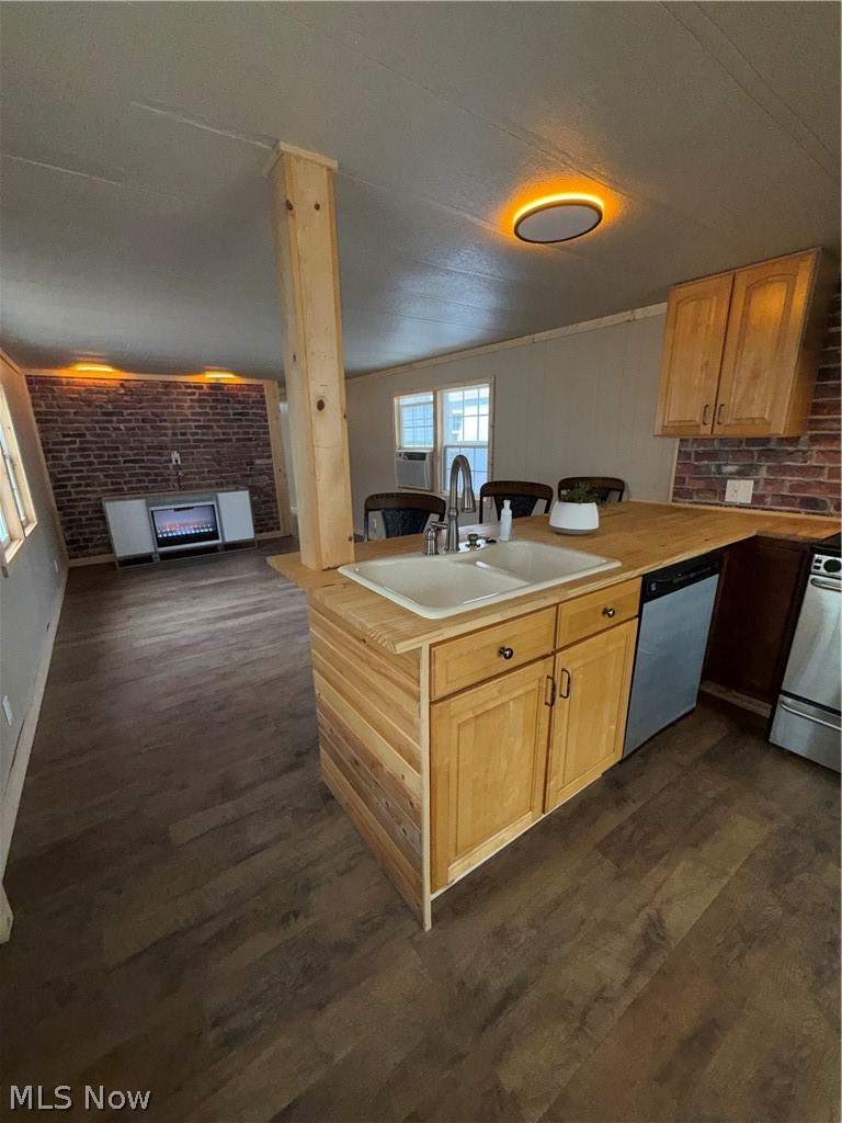 9735 Chillicothe Road Willoughby, OH 44094 - Photo 3 of 19 Gallery Image 3