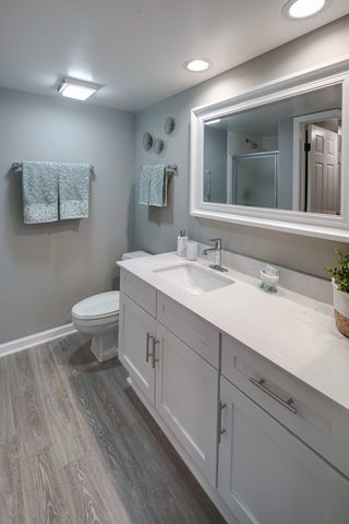 1910 Chestnut Avenue, Unit D207 Glenview, IL 60025 - Photo 11 of 19