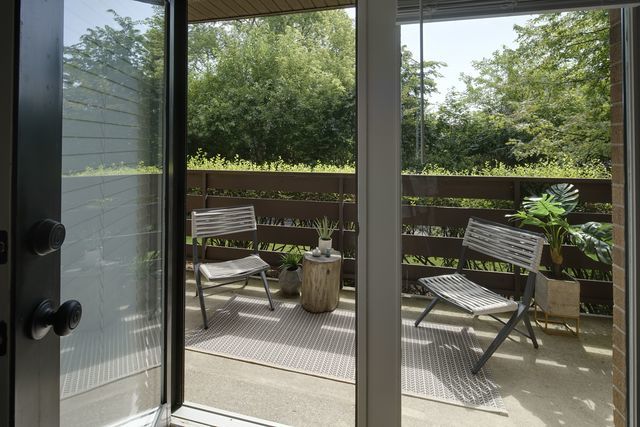 1910 Chestnut Avenue, Unit D207 Glenview, IL 60025 - Photo 3 of 19