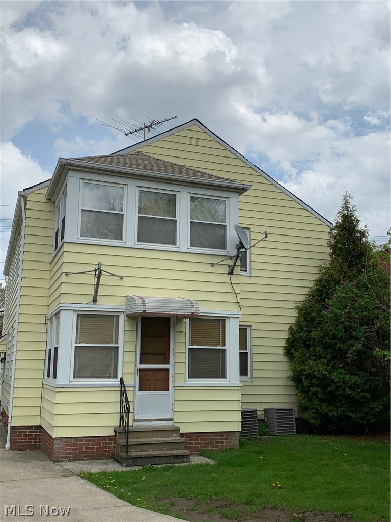 4424 Turney Road Cleveland, OH 44105 - Photo 4 of 24