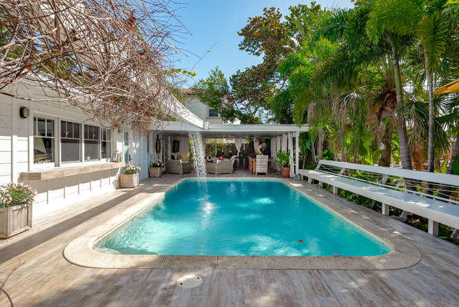 760 Northeast 71st Street Boca Raton, FL 33487 - Photo 14 of 15 Must See Property-small-028-29-Backyard-