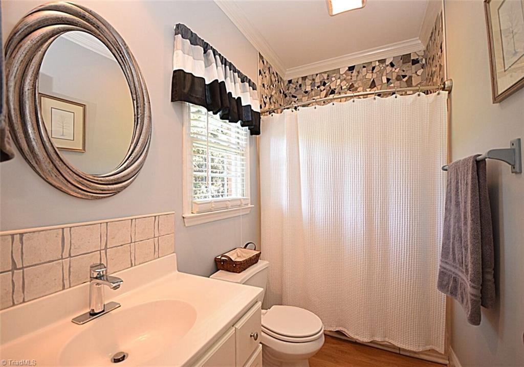 1005 Cross Gate Road Winston-Salem, NC 27106 - Photo 12 of 26