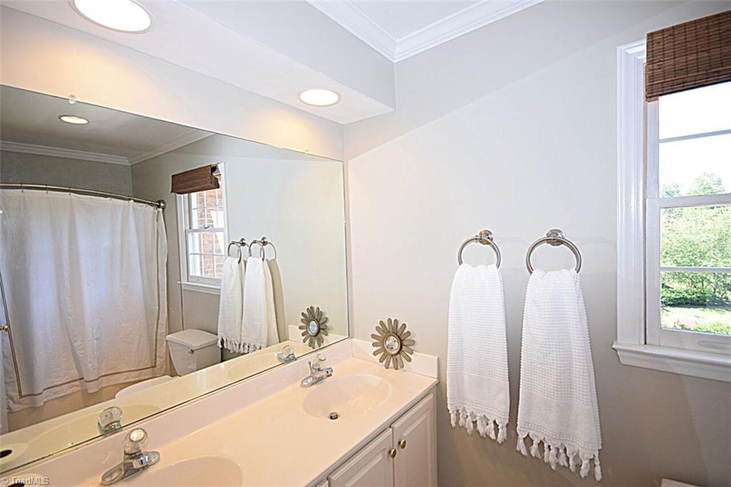 1005 Cross Gate Road Winston-Salem, NC 27106 - Photo 18 of 26