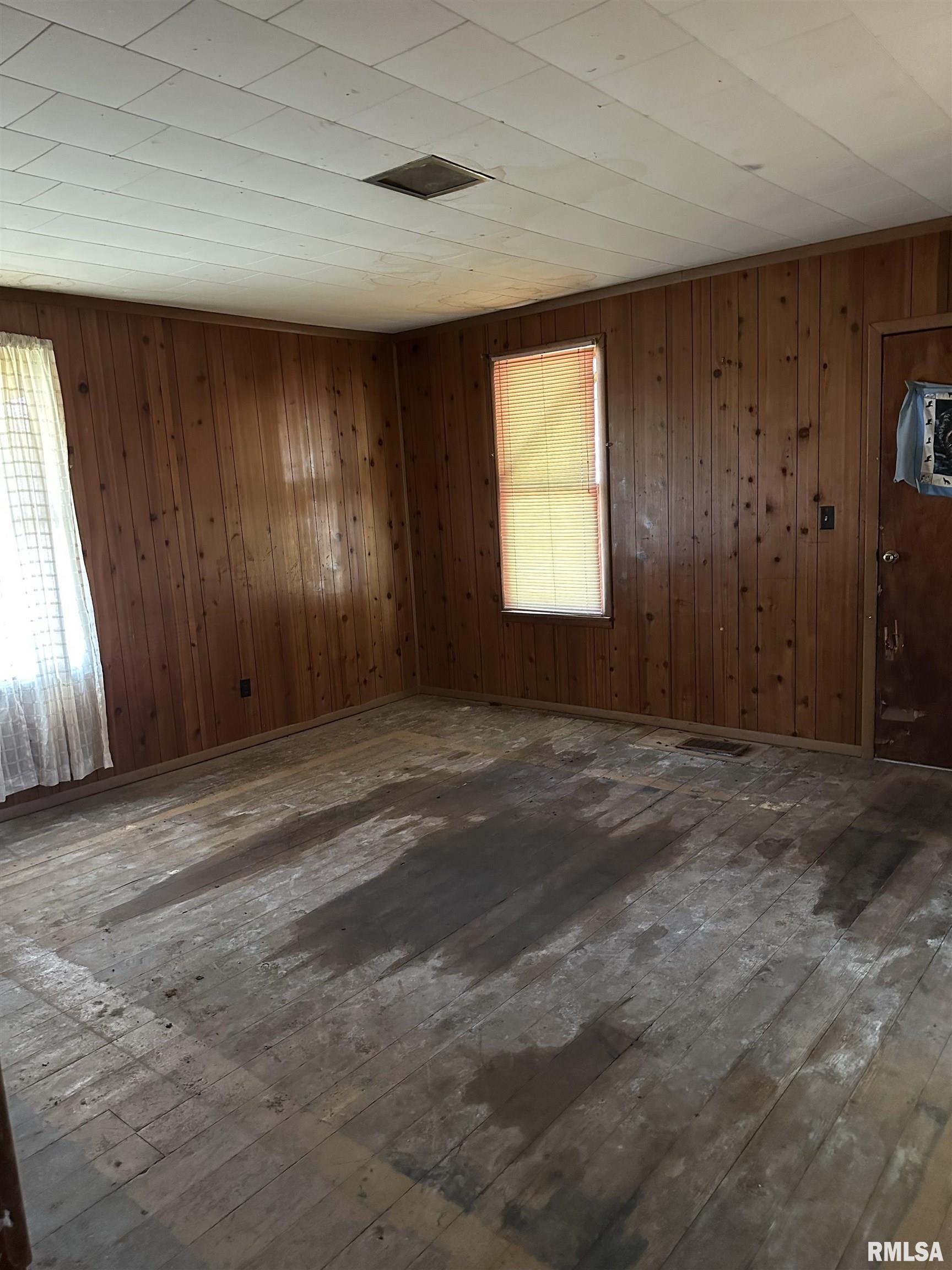 824 Linden Street Delavan, IL 61734 - Photo 7 of 16