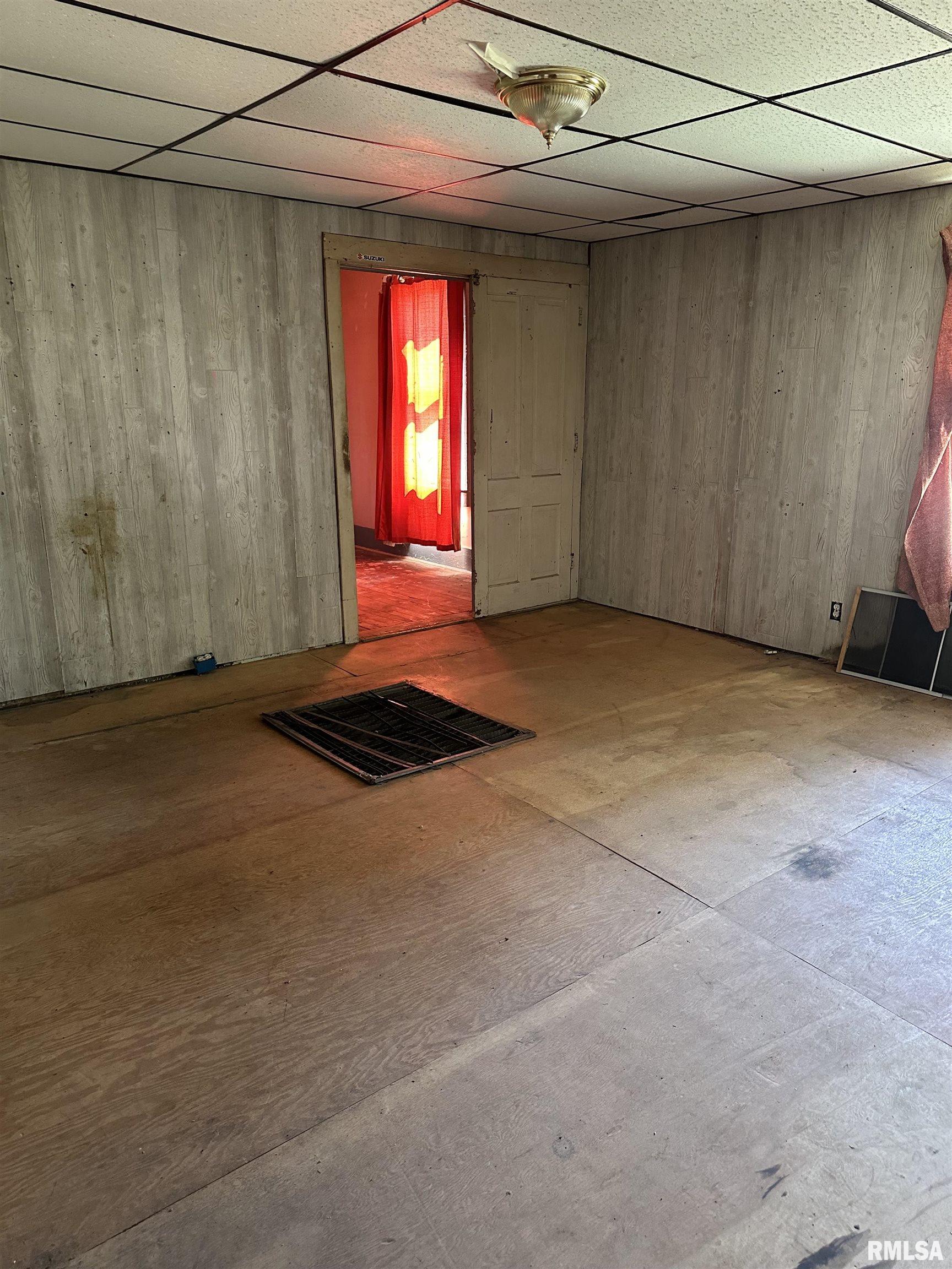 824 Linden Street Delavan, IL 61734 - Photo 9 of 16