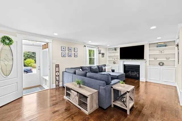 $1,275,000 | 2 6th Street, Hull, MA 02045