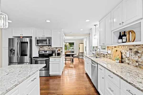 $1,249,999 | 2 6th Street, Hull, MA 02045