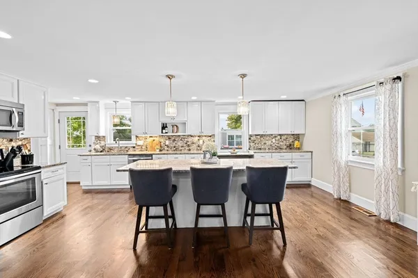 $1,249,999 | 2 6th Street, Hull, MA 02045
