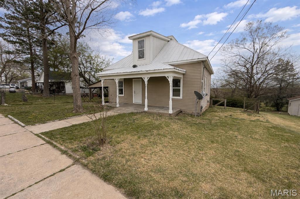 341 Spruce Street Bourbon, MO 65441 - Photo 1 of 32