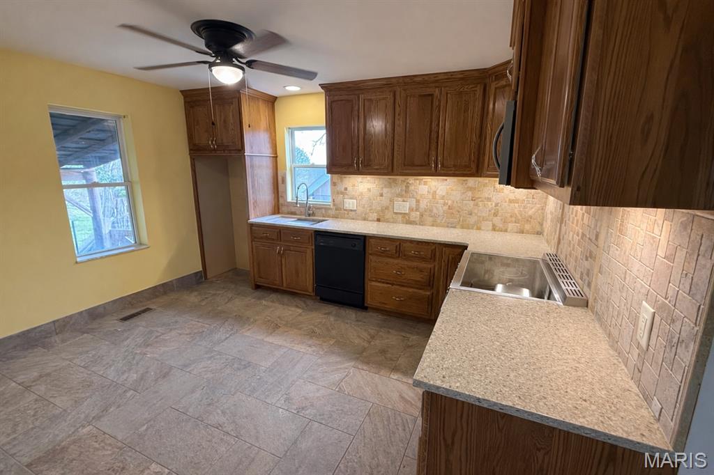 341 Spruce Street Bourbon, MO 65441 - Photo 10 of 32