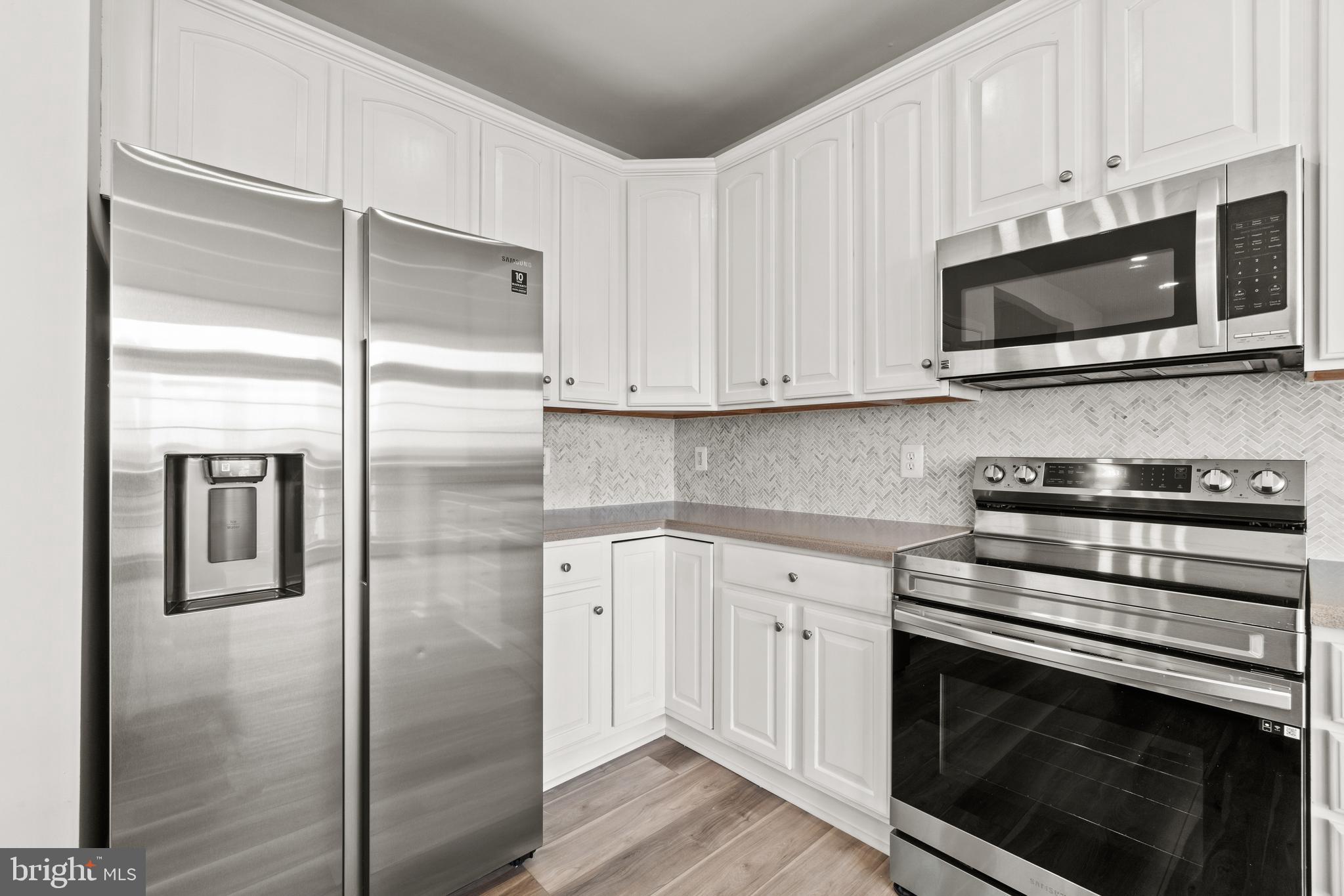 19199 Sweig Terrace Leesburg, VA 20176 - Photo 7 of 39