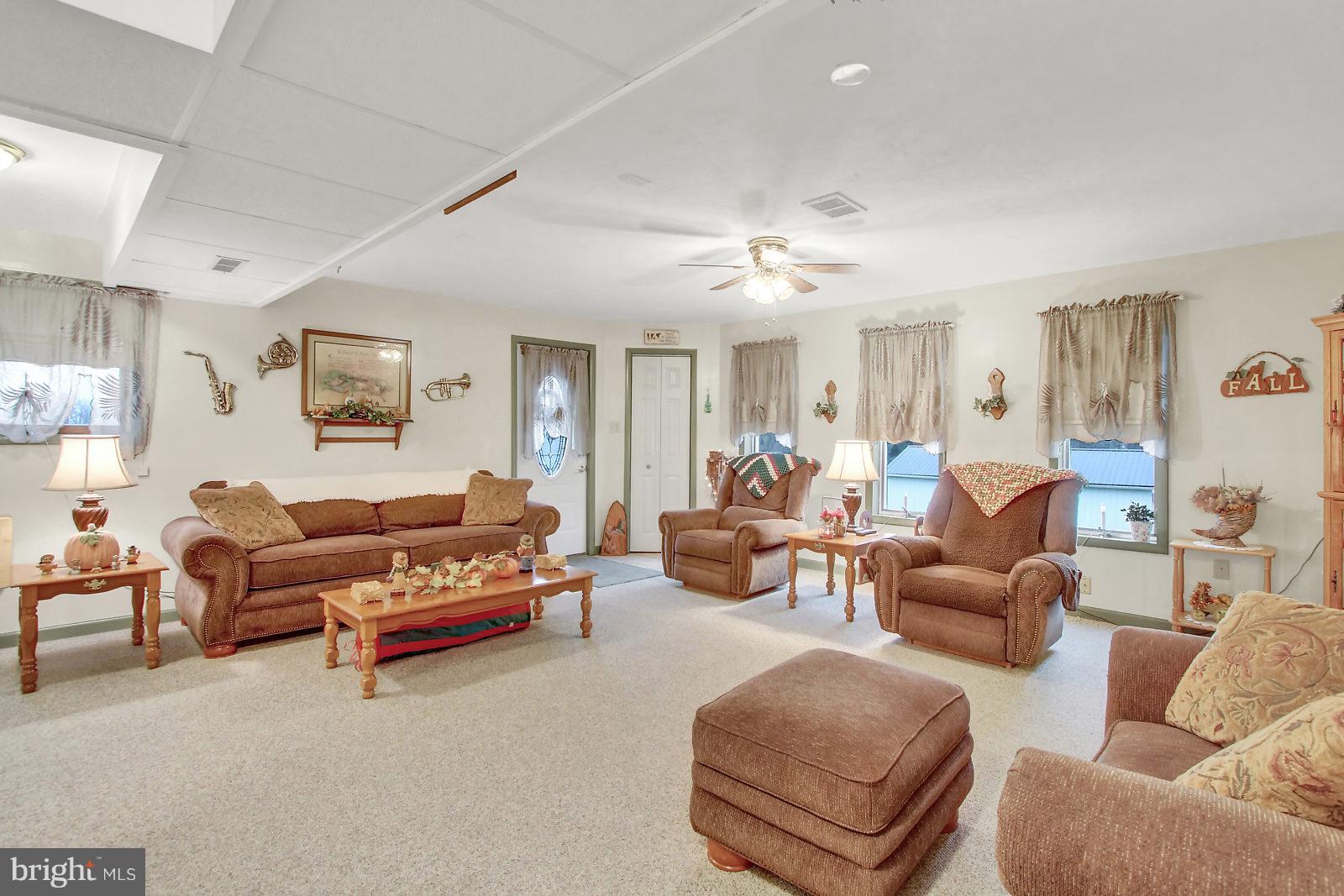 1946 Adair Road Windsor, PA 17366 - Photo 4 of 25