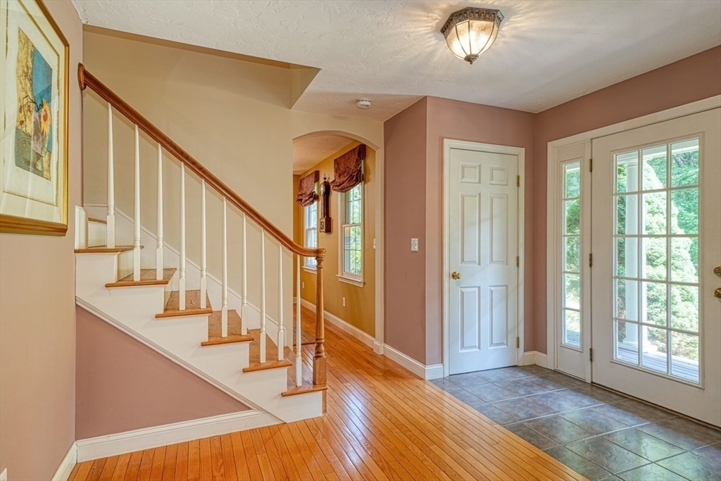 45 Whitewood Road Milford, MA 01757 - Photo 3 of 30 Gallery Image 3