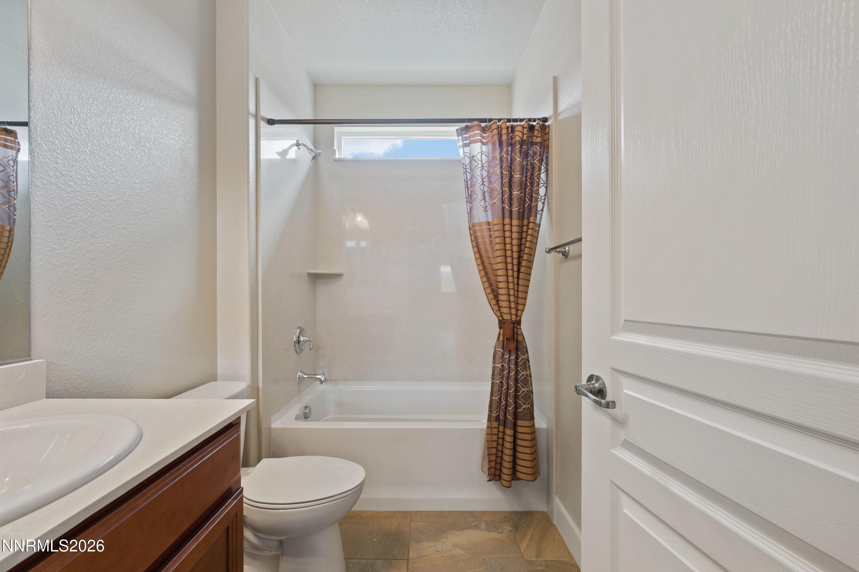 9182 Kenton Trail Reno, NV 89523 - Photo 17 of 47 982 Kenton - hall bath