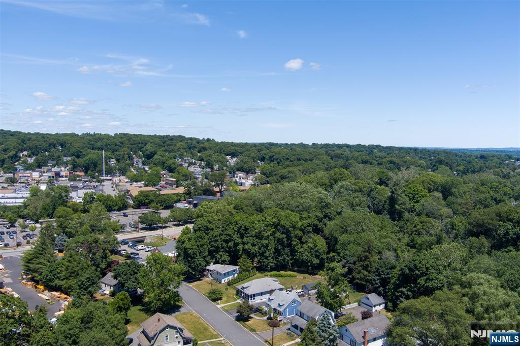 221 Lakeview Drive Ridgewood, NJ 07450 - Photo 31 of 35