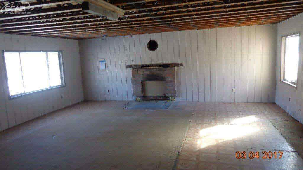1215 Gary Road Montrose, MI 48457 - Photo 15 of 26 21268155-16.JPG