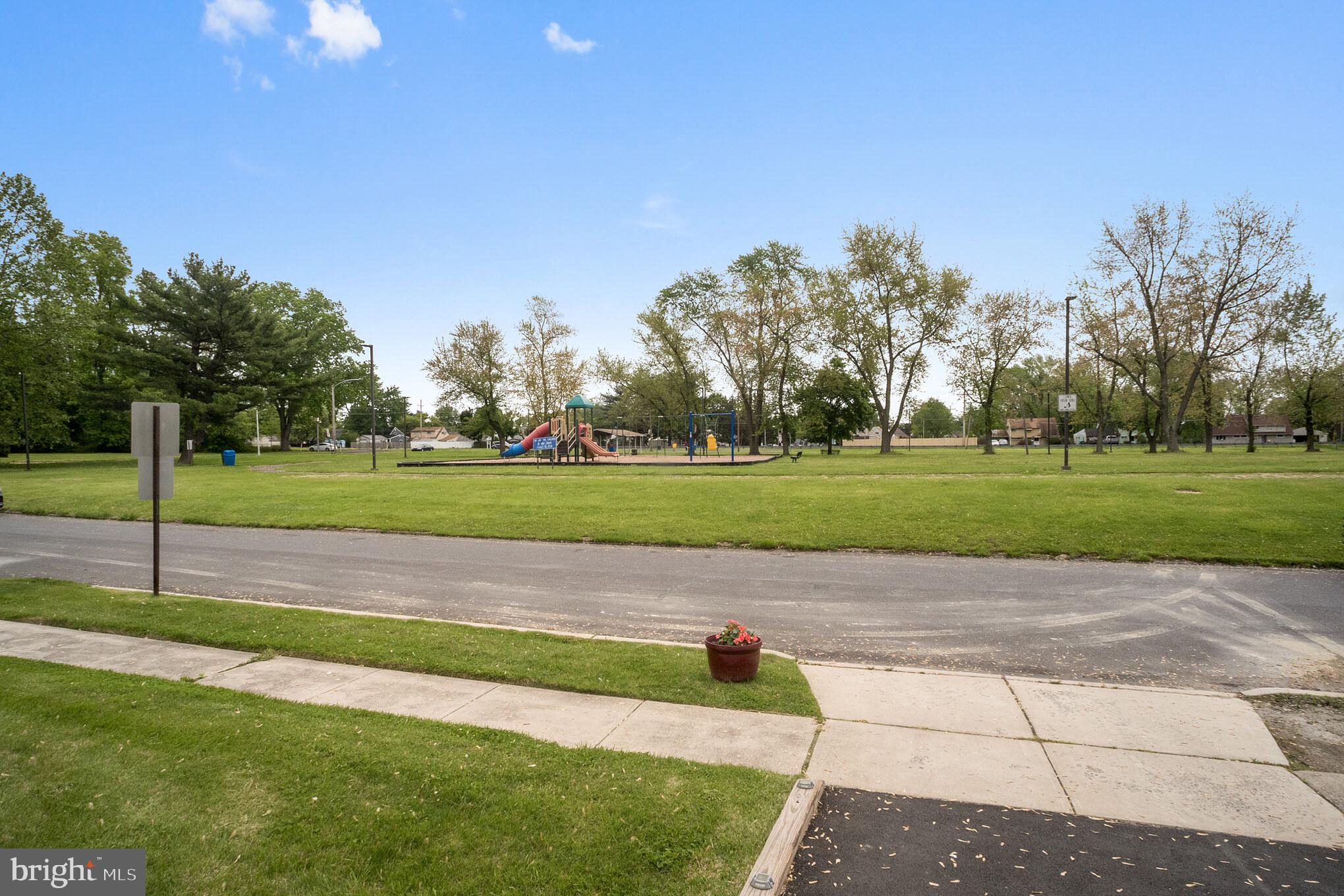 59 Ice Pond Road Levittown, PA 19057 - Photo 2 of 30 Gallery Image 2