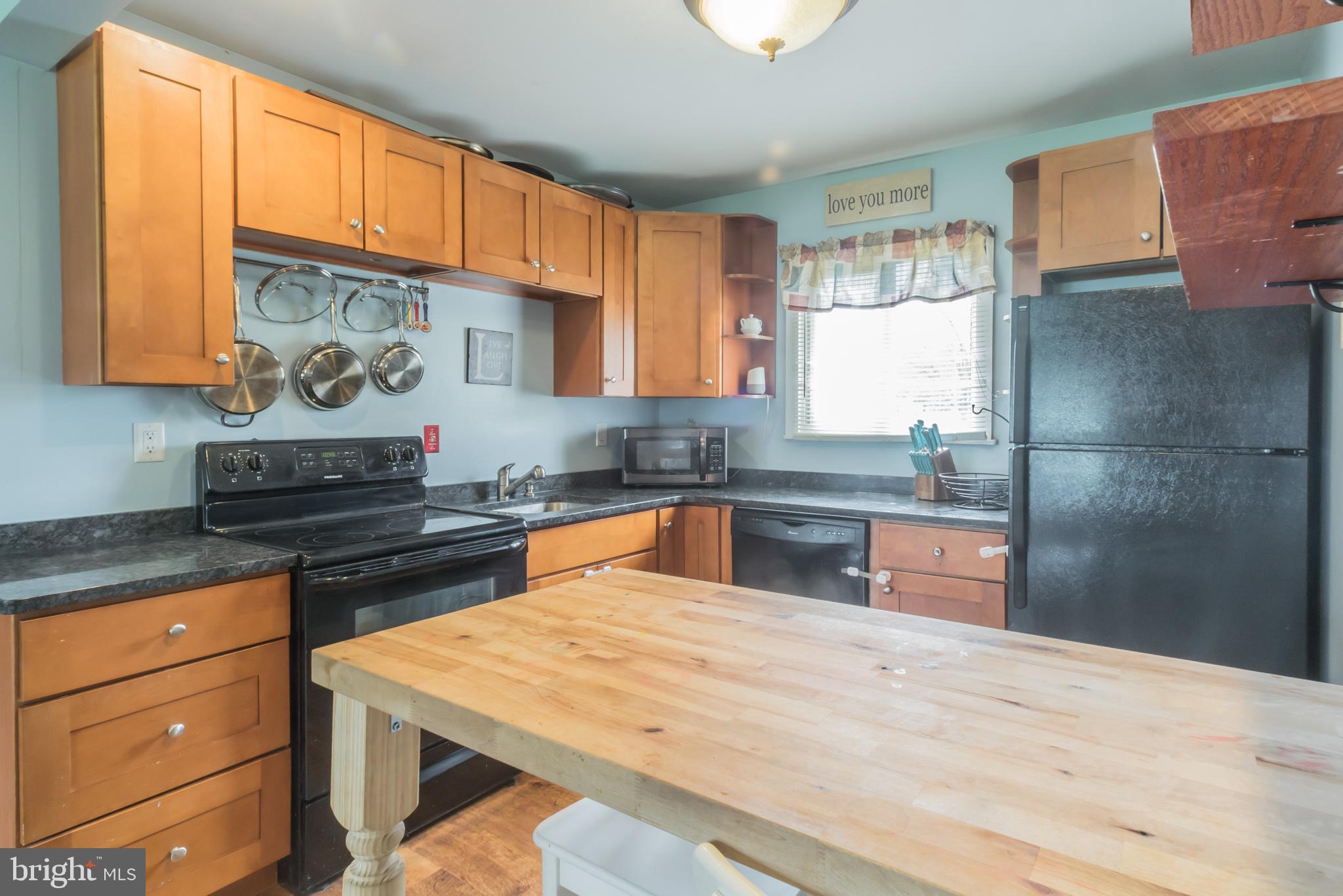 59 Ice Pond Road Levittown, PA 19057 - Photo 10 of 30 Gallery Image 10