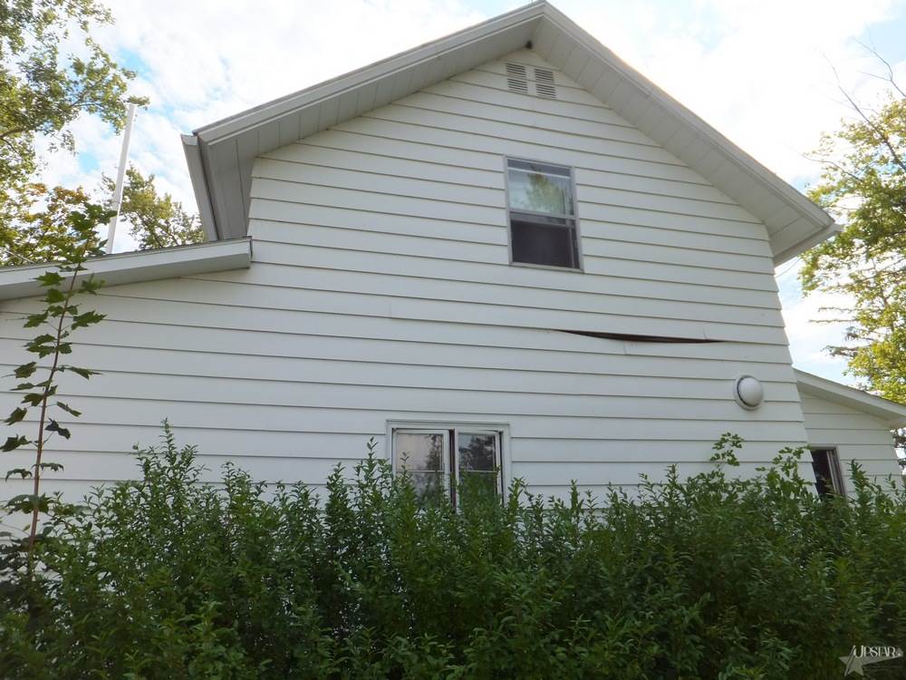 23607 Carrier Road Monroeville, IN 46773 - Photo 5 of 30