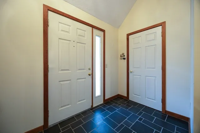 $355,000 | 2 Victoria Drive, Unit 1, Auburn, MA 01501