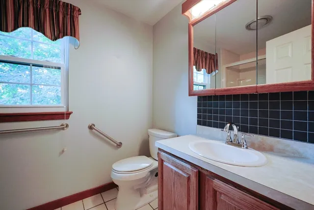 $355,000 | 2 Victoria Drive, Unit 1, Auburn, MA 01501