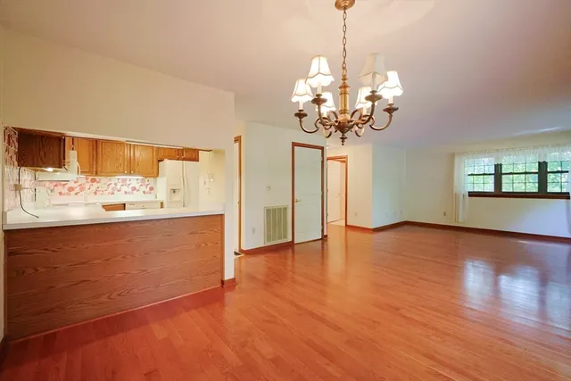 $355,000 | 2 Victoria Drive, Unit 1, Auburn, MA 01501