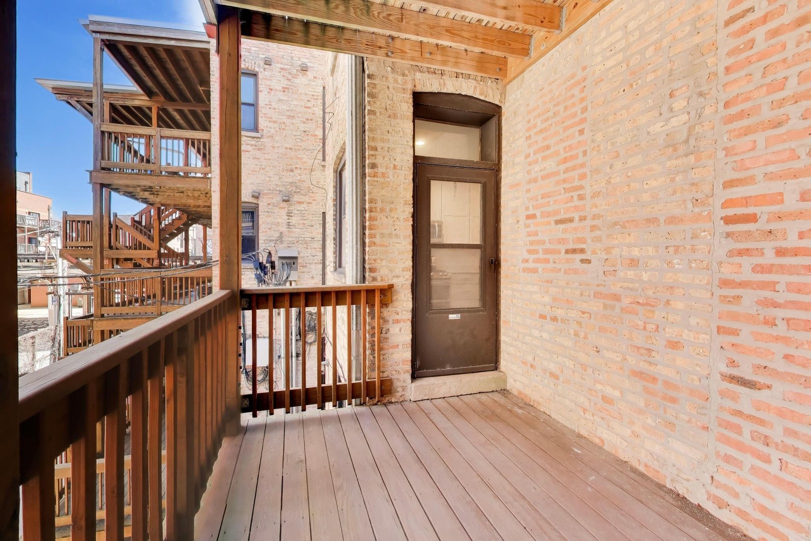 946 West Sheridan Road, Unit 2 Chicago, IL 60613 - Photo 5 of 7
