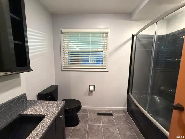 $189,000 | 707 Edgewood Drive, Quincy, IL 62301