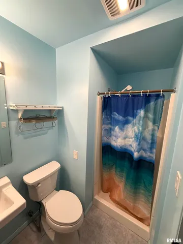 $189,000 | 707 Edgewood Drive, Quincy, IL 62301