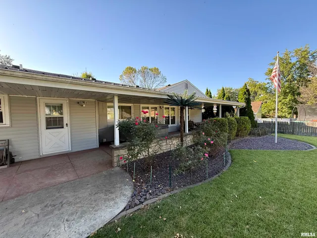 $189,000 | 707 Edgewood Drive, Quincy, IL 62301