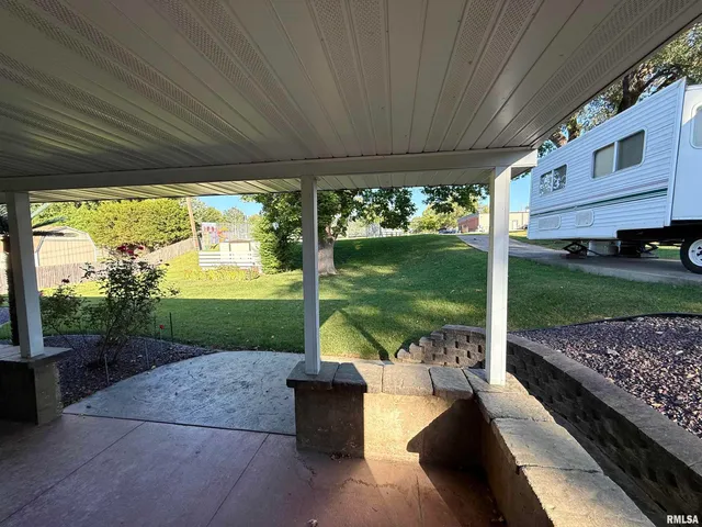 $189,000 | 707 Edgewood Drive, Quincy, IL 62301