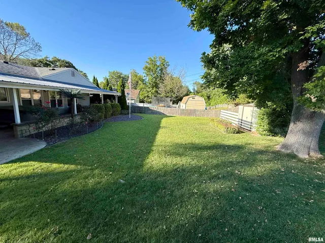 $189,000 | 707 Edgewood Drive, Quincy, IL 62301