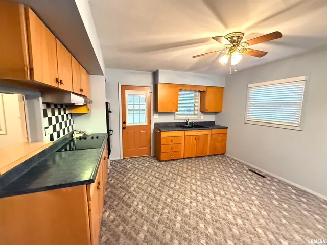 $189,000 | 707 Edgewood Drive, Quincy, IL 62301