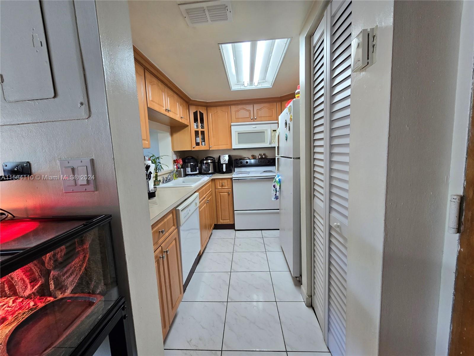 2075 Southwest 122nd Avenue, Unit 129 Miami, FL 33175 - Photo 9 of 41