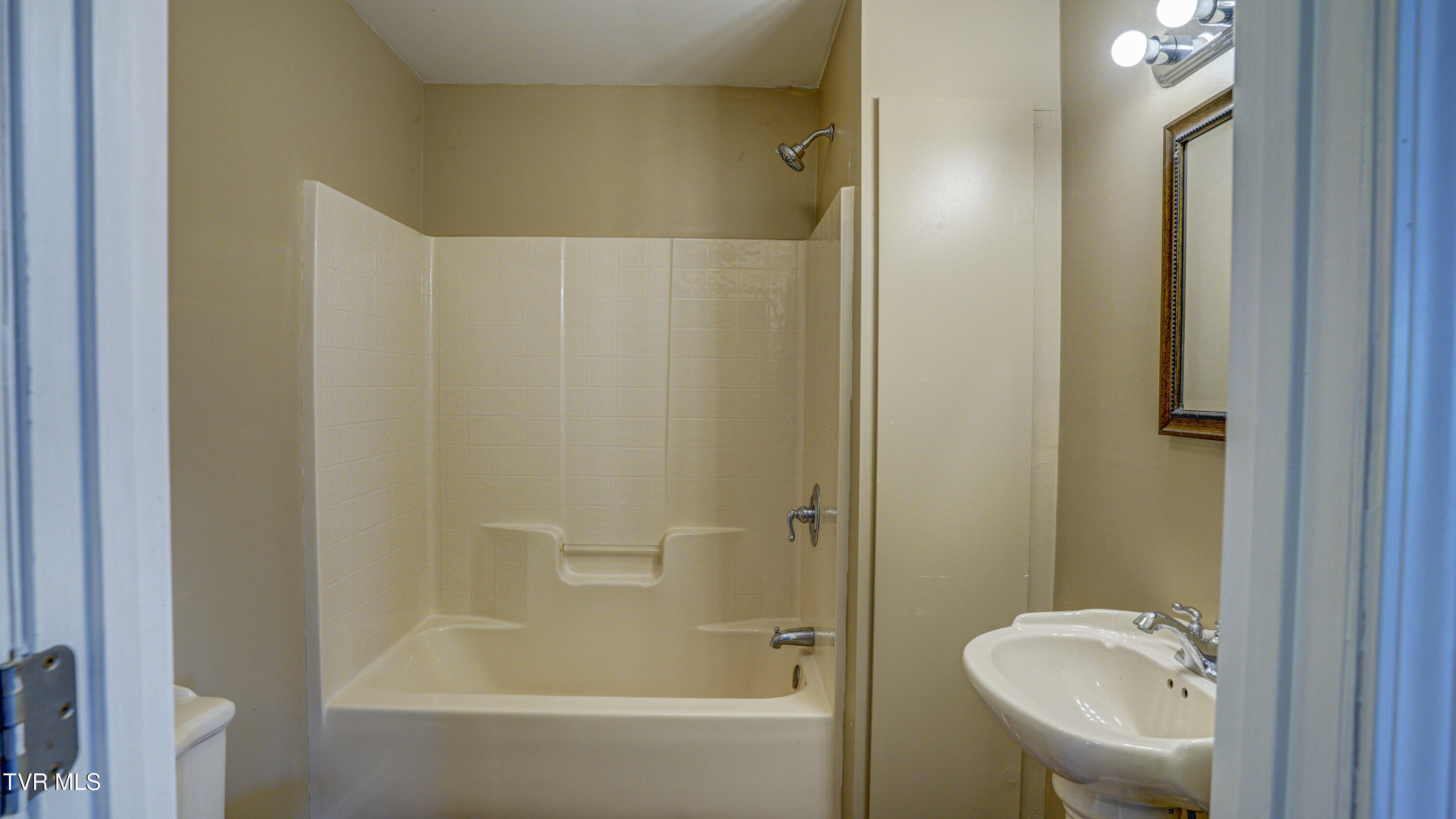 271 Sinking Springs Road Bristol, TN 37620 - Photo 30 of 42 _DSC4414_5_6_7_8