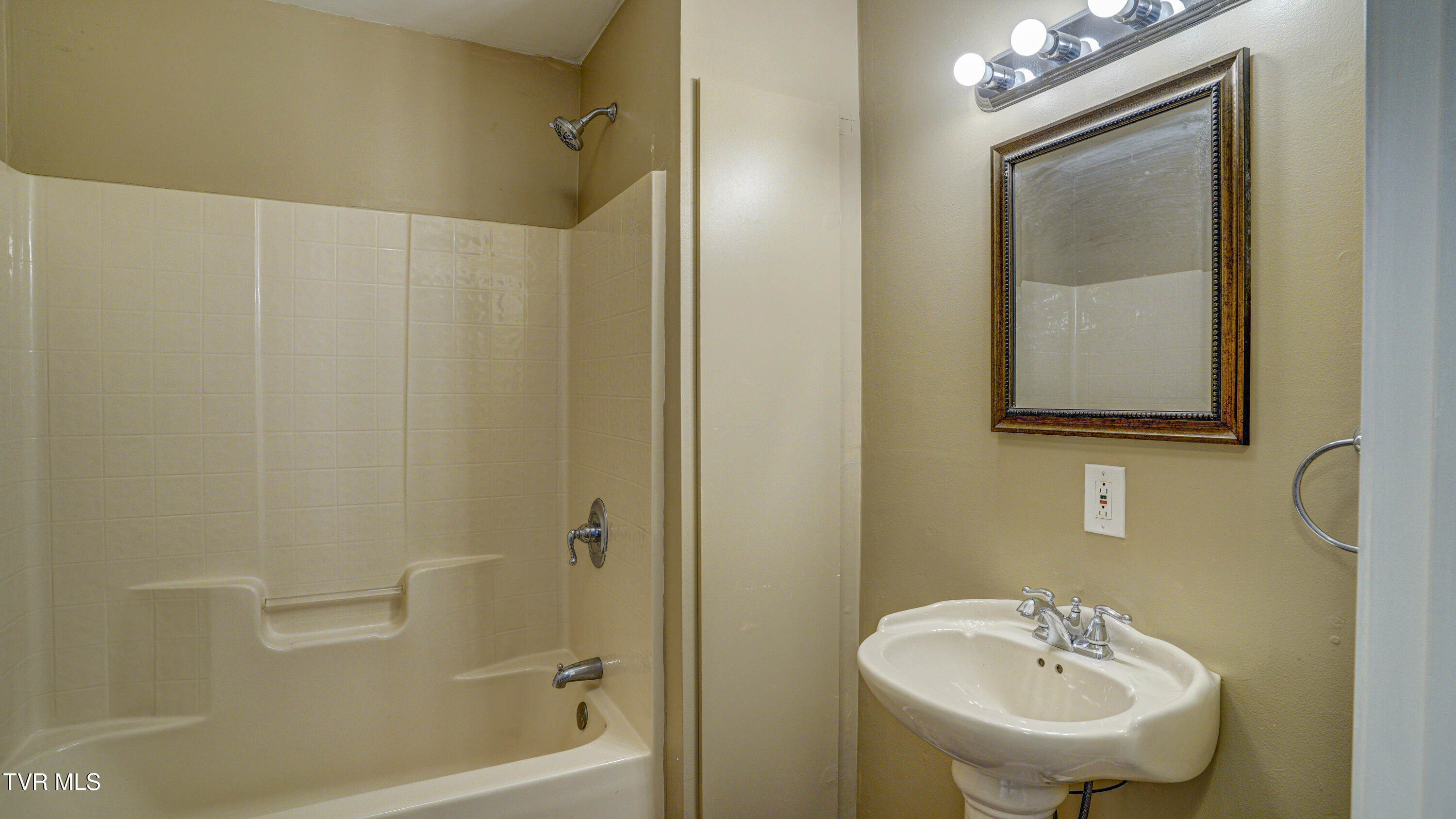 271 Sinking Springs Road Bristol, TN 37620 - Photo 31 of 42 _DSC4419_20_21_22_23