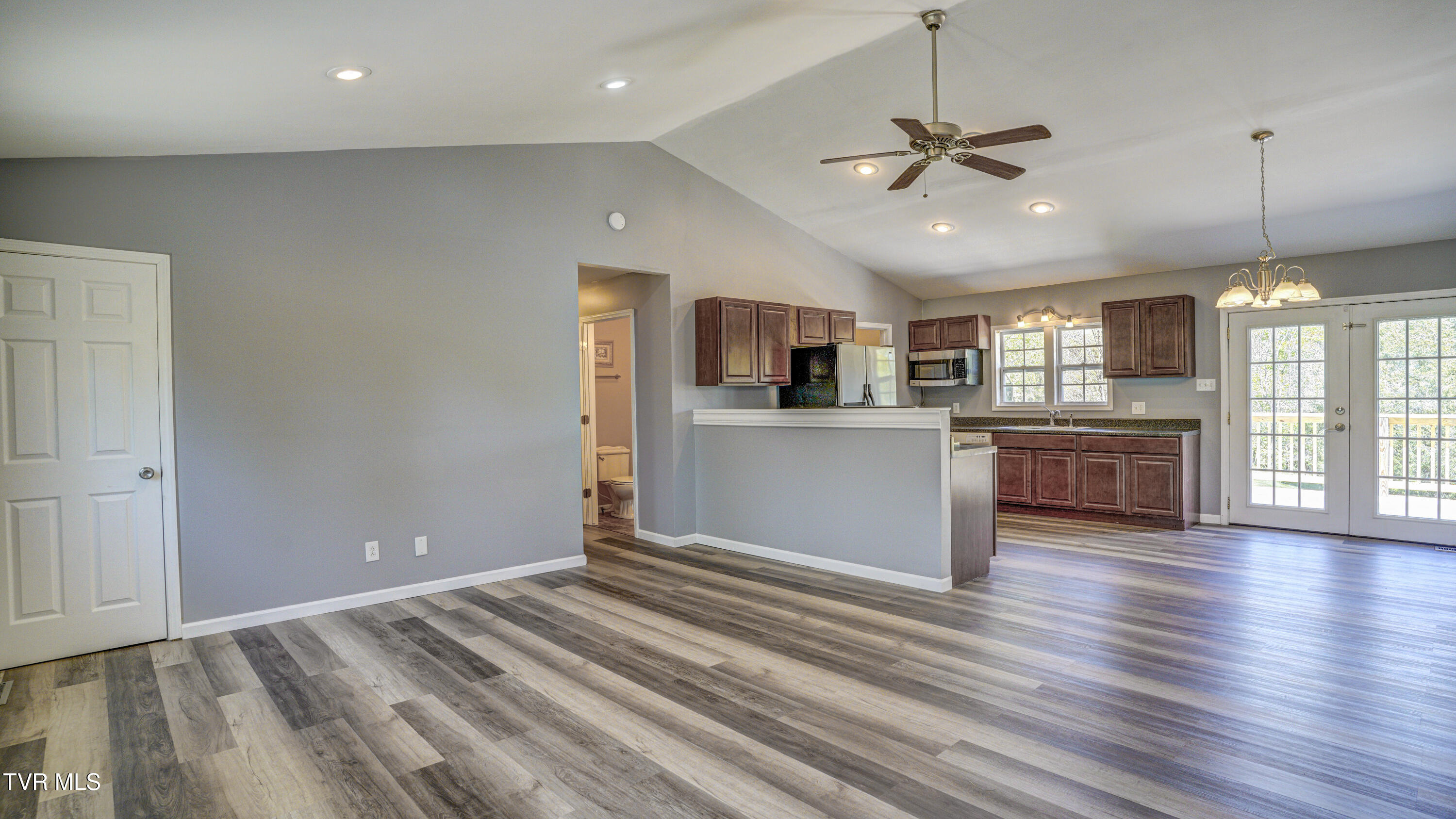 271 Sinking Springs Road Bristol, TN 37620 - Photo 10 of 42 _DSC4309_10_11_12_13