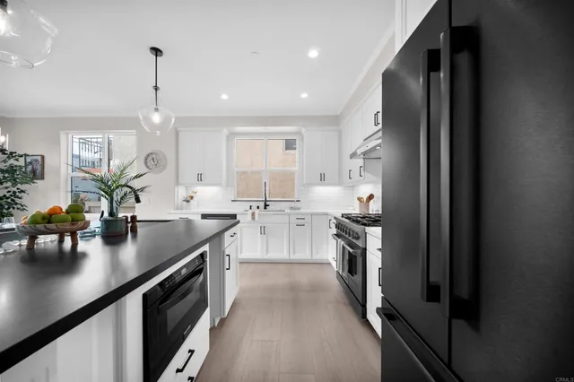 $1,899,000 | 812 North Cleveland Street, Unit 1, Oceanside, CA 92054