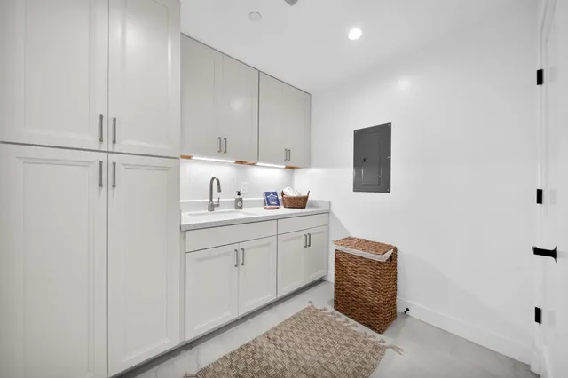 $1,899,000 | 812 North Cleveland Street, Unit 1, Oceanside, CA 92054