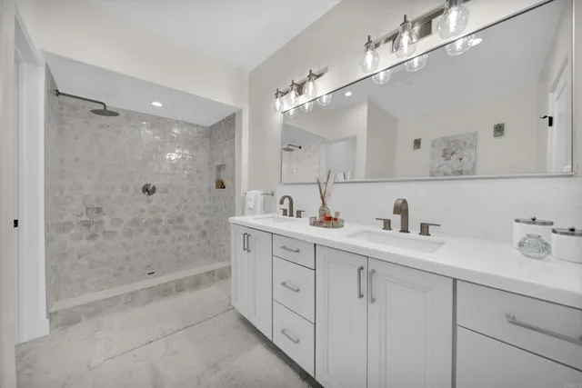 $1,899,000 | 812 North Cleveland Street, Unit 1, Oceanside, CA 92054