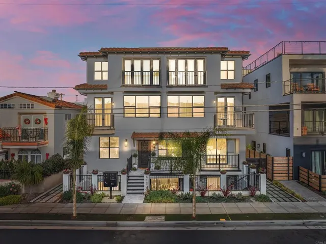$1,899,000 | 812 North Cleveland Street, Unit 1, Oceanside, CA 92054
