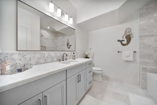 $1,899,000 | 812 North Cleveland Street, Unit 1, Oceanside, CA 92054