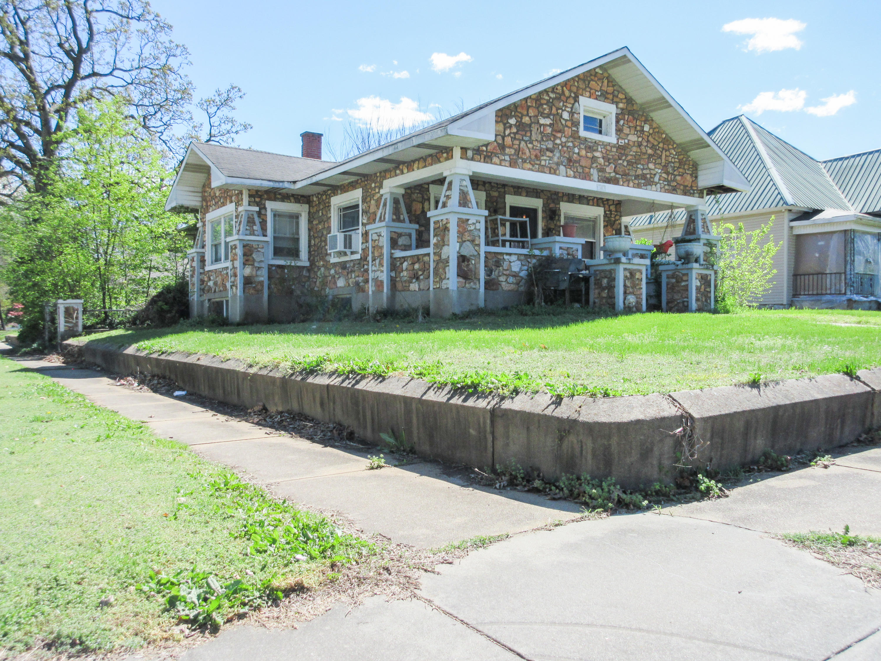 732 East Locust Street Springfield, MO 65803 - Photo 1 of 1 IMG_0152