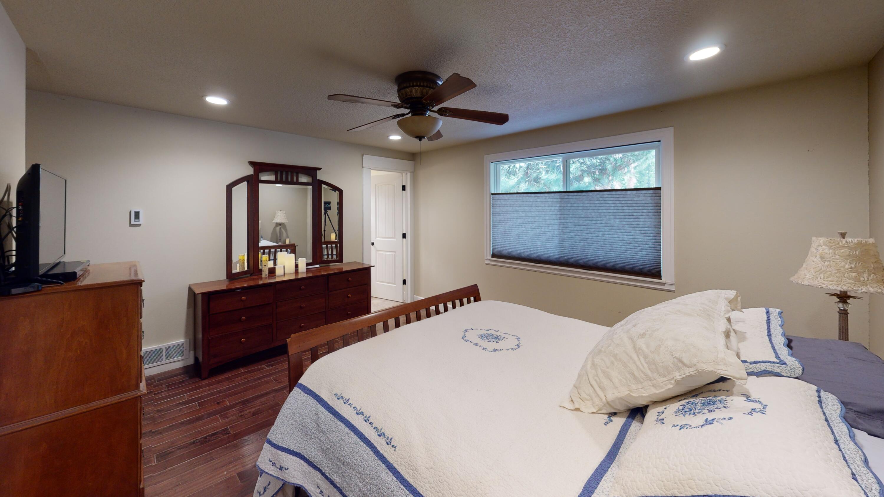 15647 Cornell Road La Pine, OR 97739 - Photo 26 of 40 15647-Cornell-Dr-Bedroom(1)