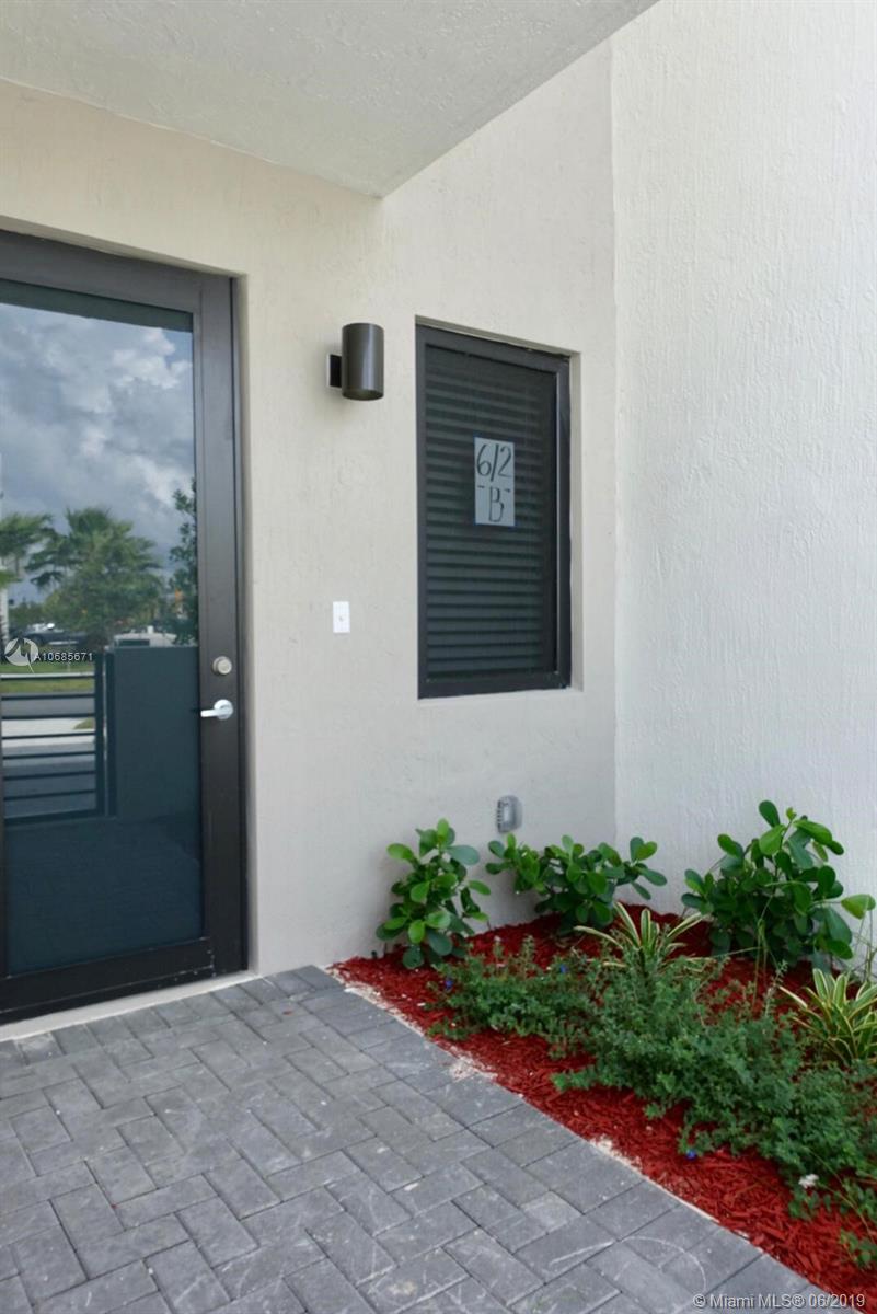 9120 Southwest 5th Lane Miami, FL 33174 - Photo 2 of 32